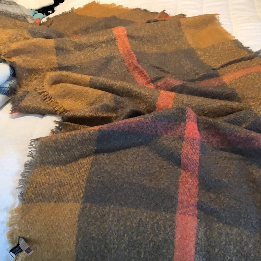 Scarf - Picture 2 of 3